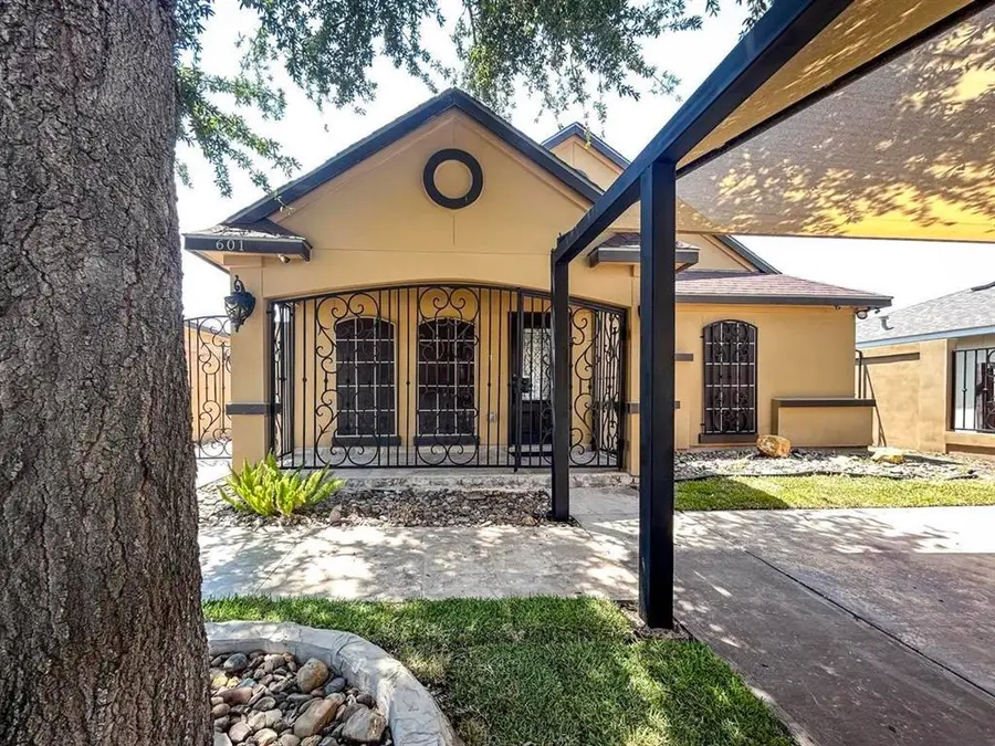 601 Oleander St, Laredo, TX 78046 - Image #3