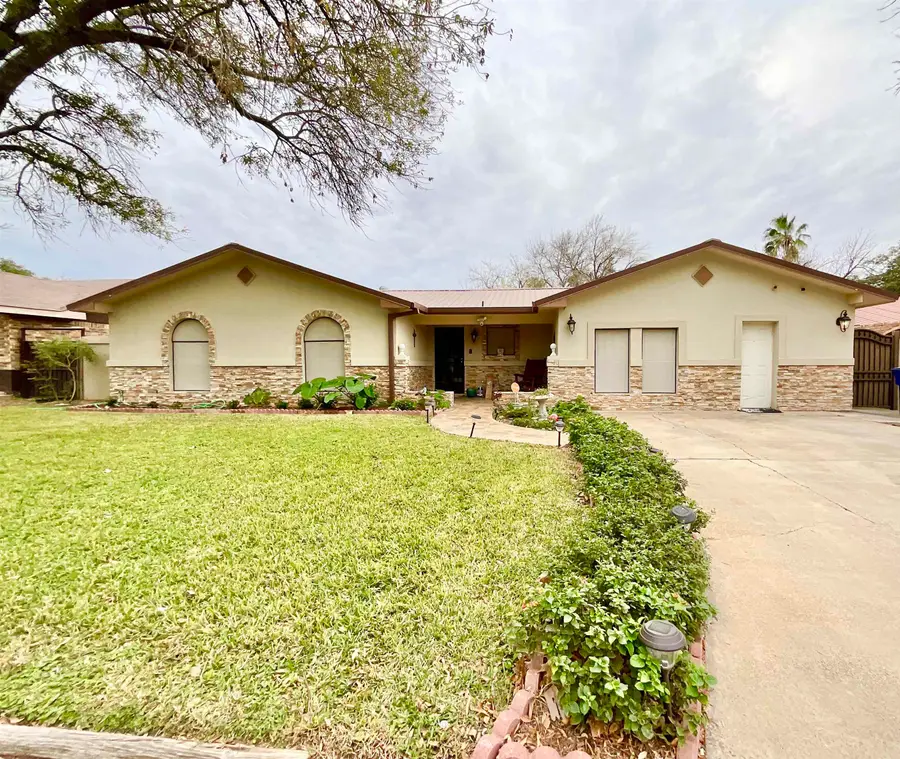 103 W Mayberry St, Laredo, TX 78041 - Image #2