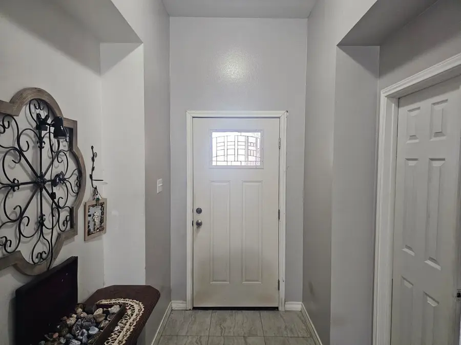 3304 Aberdeen, Laredo, TX 78043 - Image #3