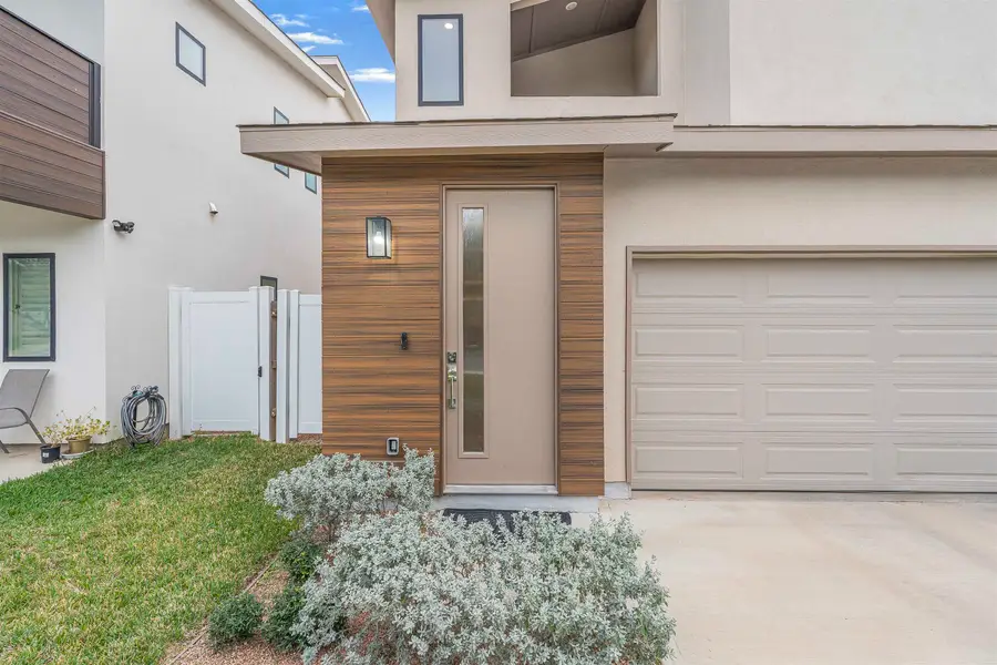 409 Deer Path Loop, Laredo, TX 78045-2236 - Image #3