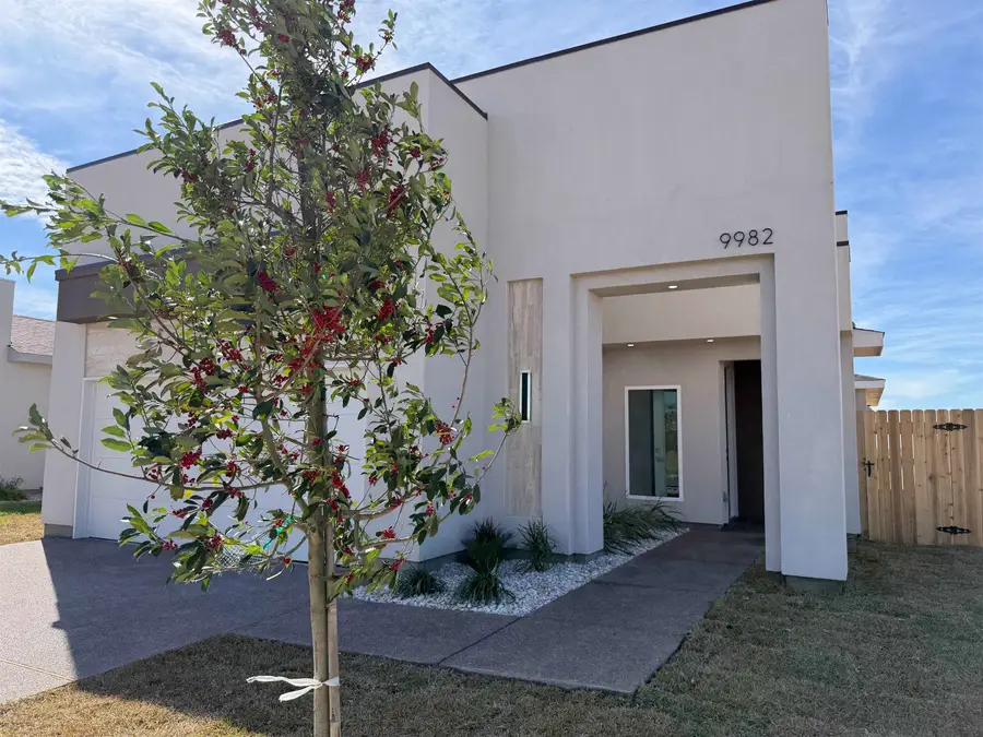 9982 Grotto Dr., Laredo, TX 78045 - Image #3