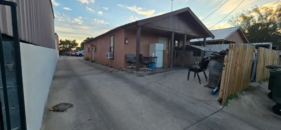 2715 & 2717 Market St, Laredo, TX 78043 - Image #2