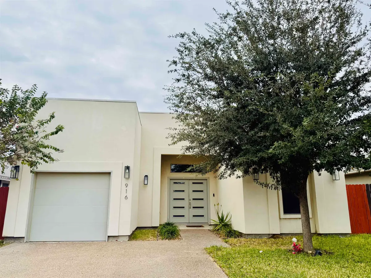 916 Solana St., Laredo, TX 78046 - Image #1