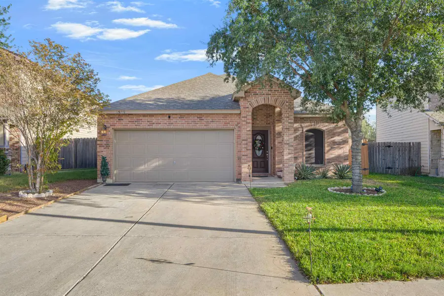 15109 Cerralvo Dr, Laredo, TX 78045 - Image #3