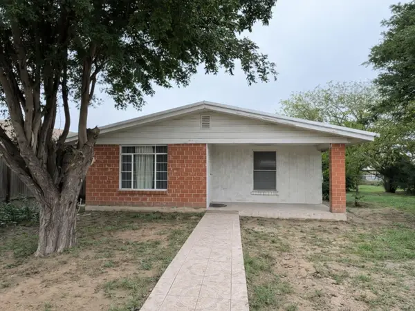 708 Elm St, Zapata, TX 78076
