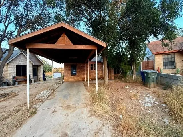 1001 N Lost Creek Lp, Laredo, TX 78046 - Image #1