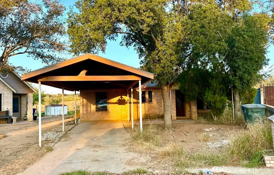 1001 N Lost Creek Lp, Laredo, TX 78046 - Image #2