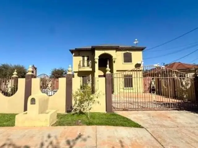 3102 Plum St, Laredo, TX 78043 - Image #1