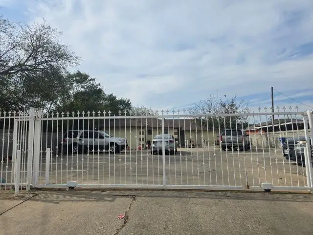 2016 S India Ave, Laredo, TX 78046 - Image #1