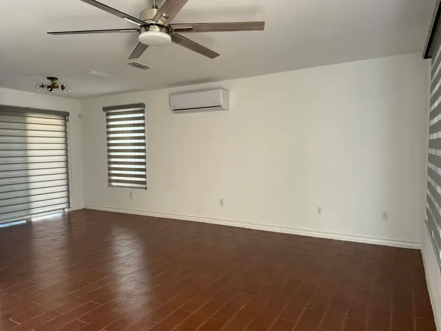 962 Witherspoon Lp, Laredo, TX 78046 - Image #3