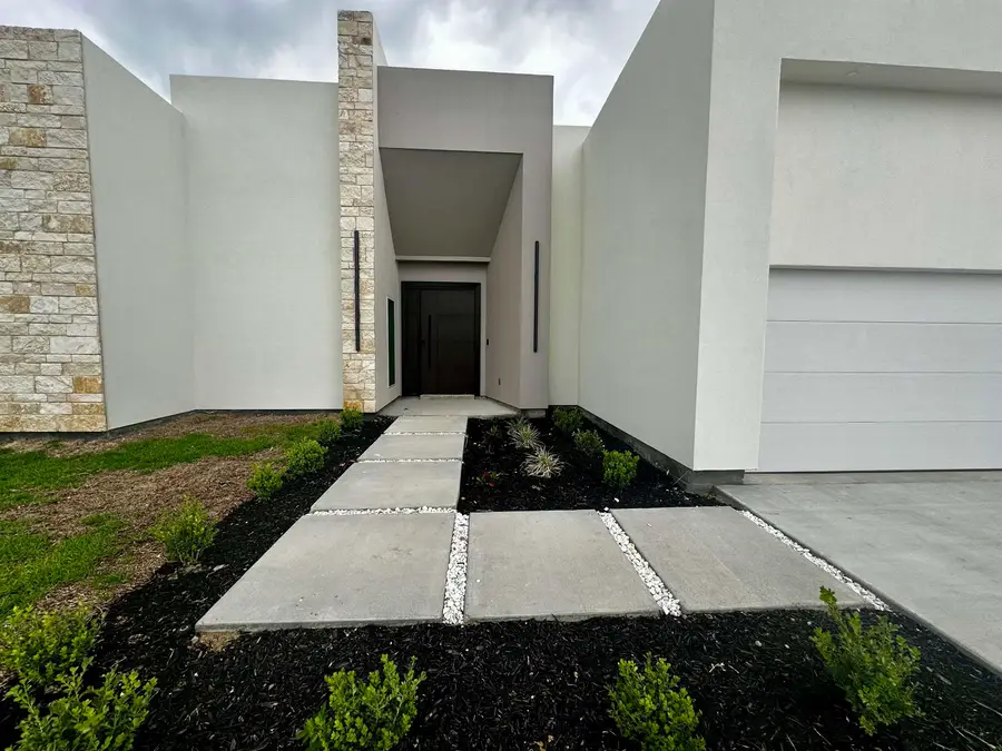 1509 Ocio Dr., Laredo, TX 78045 - Image #2