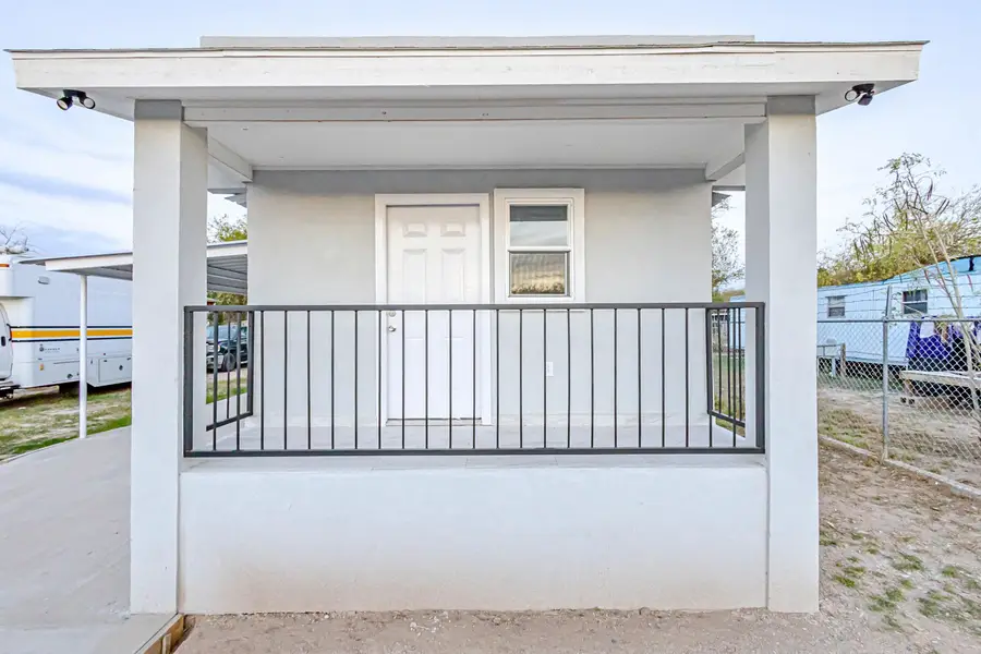 303 Center Rd, Laredo, TX 78046 - Image #2