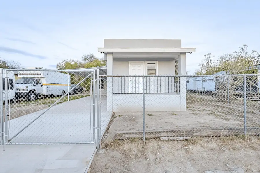 303 Center Rd, Laredo, TX 78046 - Image #3