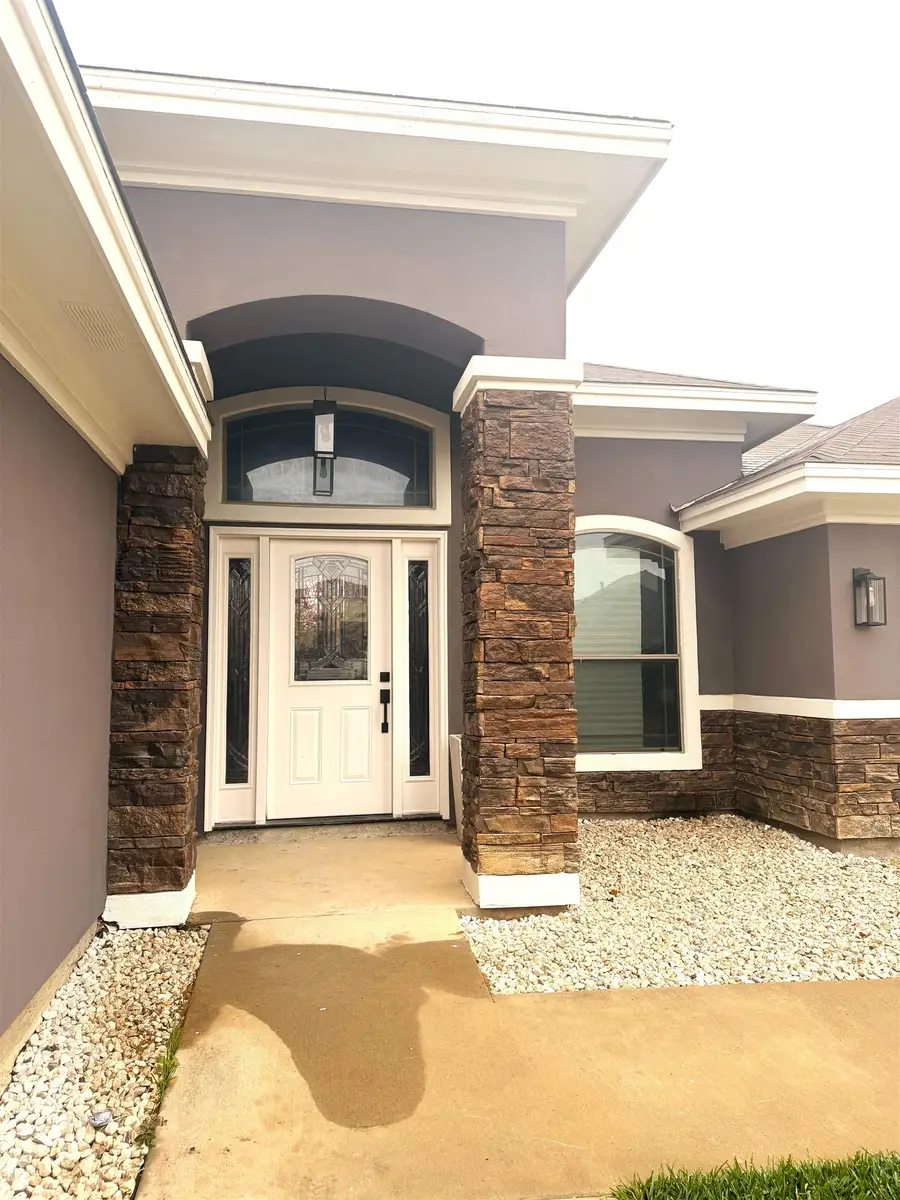 616 Waxwing Cedar Dr, Laredo, TX 78045 - Image #2