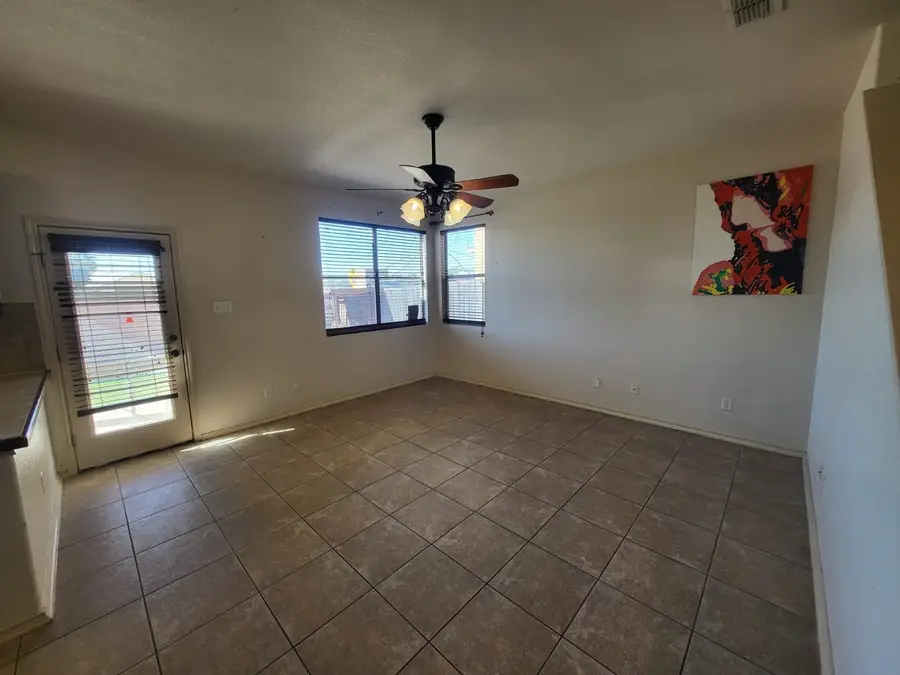 9310 Albany Dr, Laredo, TX 78045 - Image #3