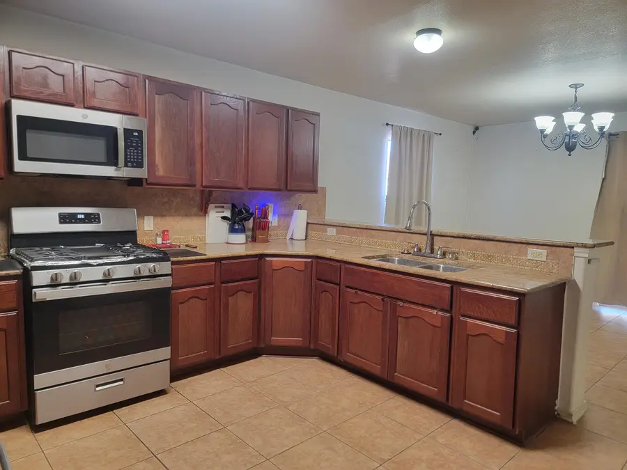 837 George Read Dr, Laredo, TX 78043 - Image #3