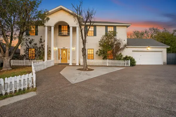 9013 Cliff Dr, Laredo, TX 78045