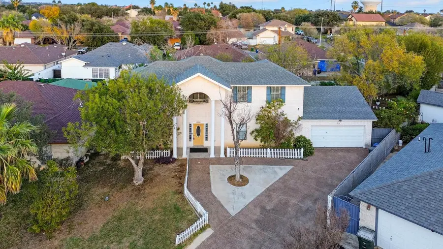 9013 Cliff Dr, Laredo, TX 78045 - Image #2