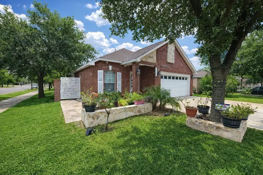 11135 Don Tomas Lp, Laredo, TX 78045 - Image #2
