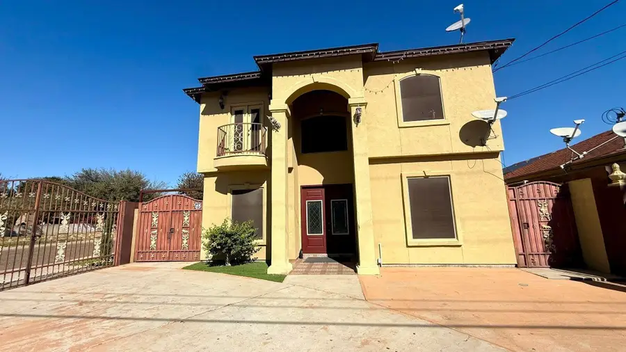 3102 Plum St, Laredo, TX 78043 - Image #3