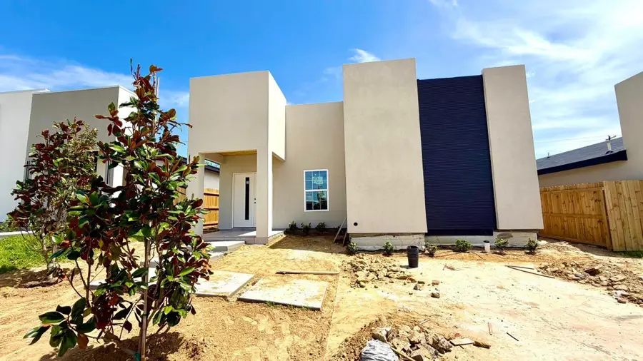 5047 Los Caballos Lp., Laredo, TX 78046 - #3