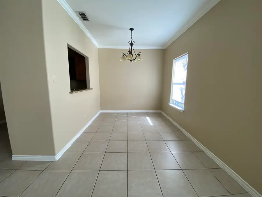 9809 Sterling Lp, Laredo, TX 78045 - Image #3