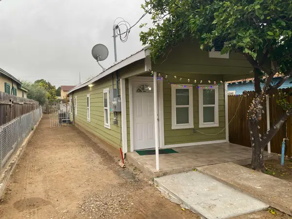 305 W Ash St, LAREDO, TX 78040