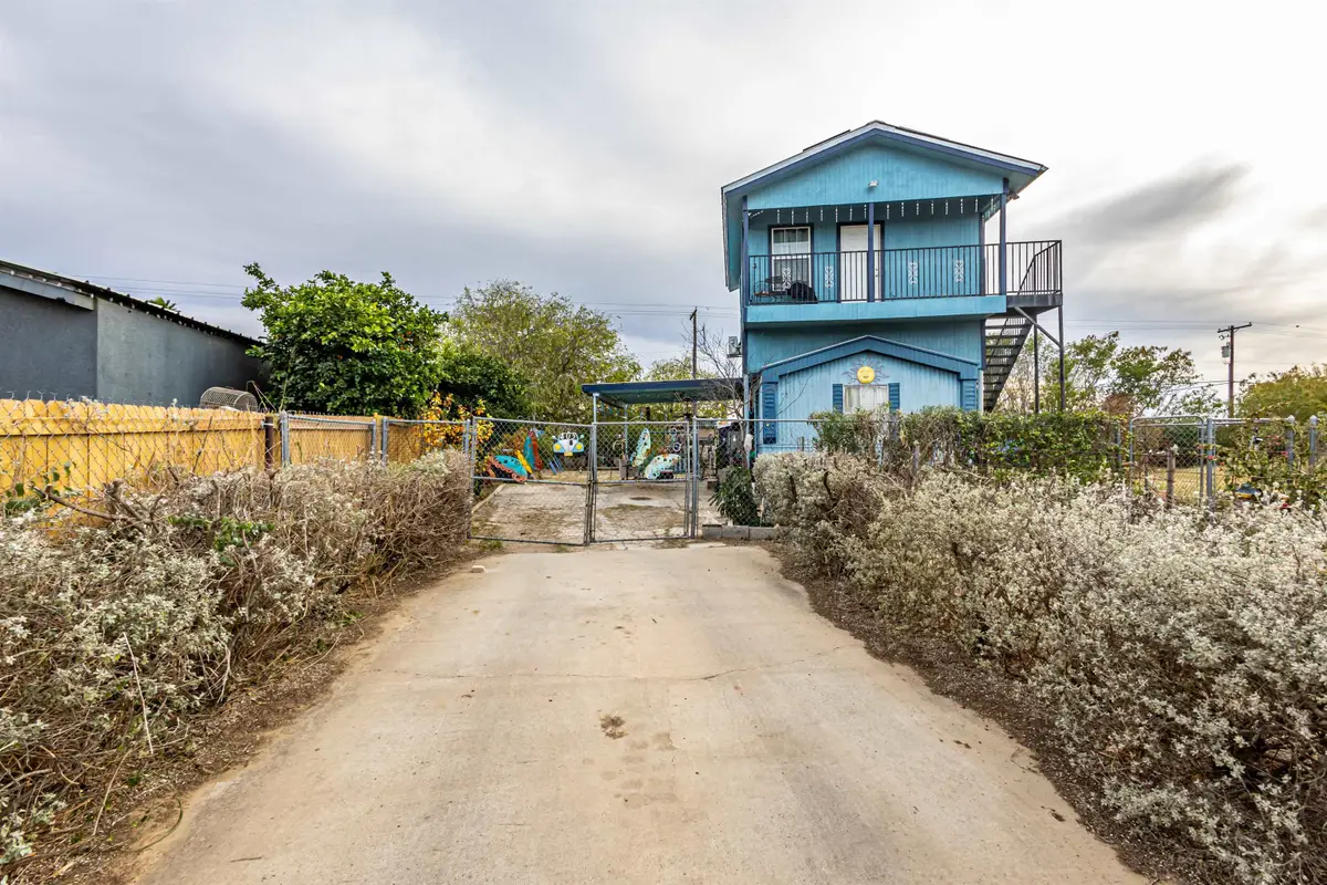 405 Pitaya Dr, Laredo, TX 78046 - Image #1