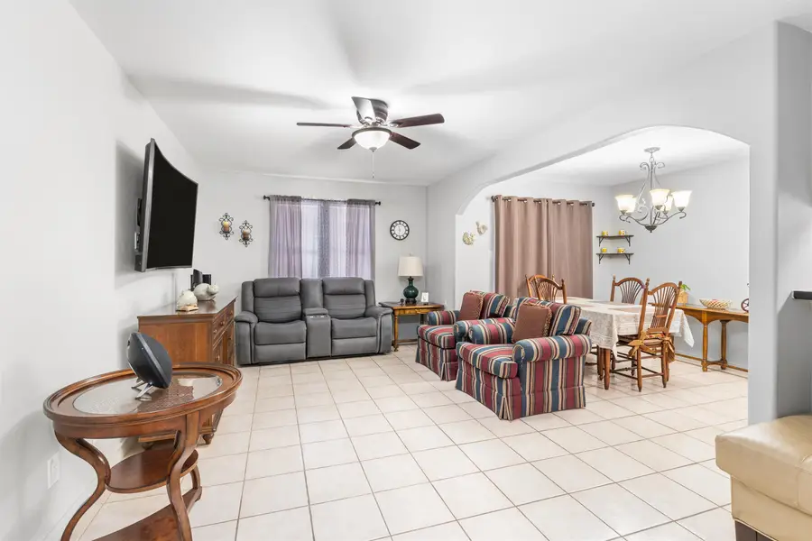 1752 Tiara Trl, Laredo, TX 78045 - Image #2