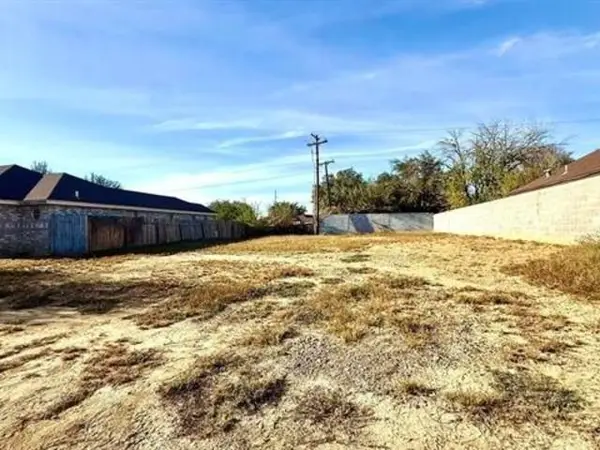 416 St Croix Dr, Laredo, TX 78045