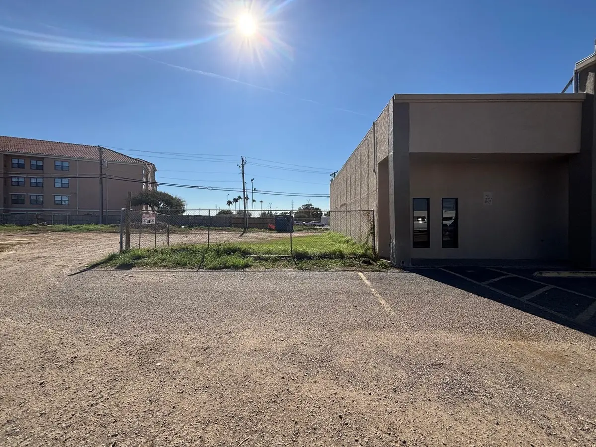 313 Village Blvd, Laredo, TX 78041 - Image #1