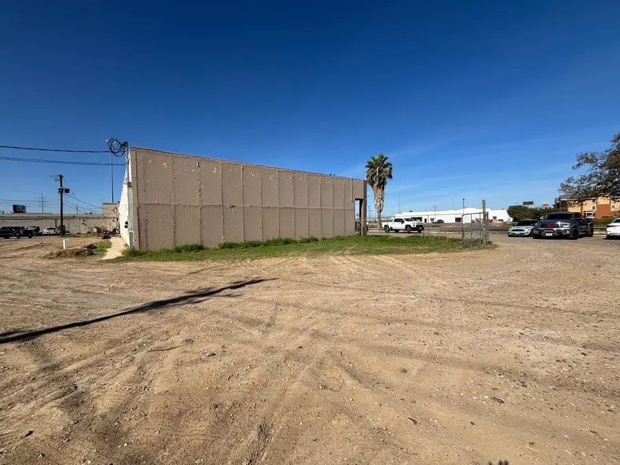 313 Village Blvd, Laredo, TX 78041 - Image #2