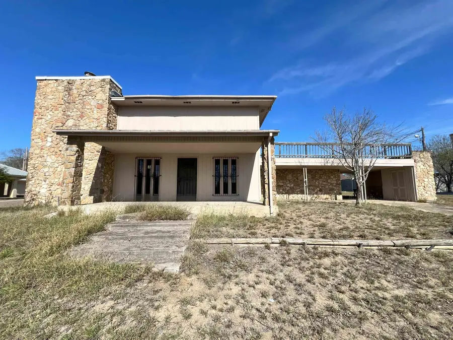 548 Cerrito Dr, Zapata, TX 78076 - #2