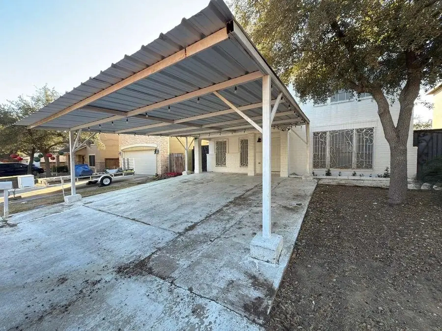 504 Campanario Ln, Laredo, TX 78046 - Image #3