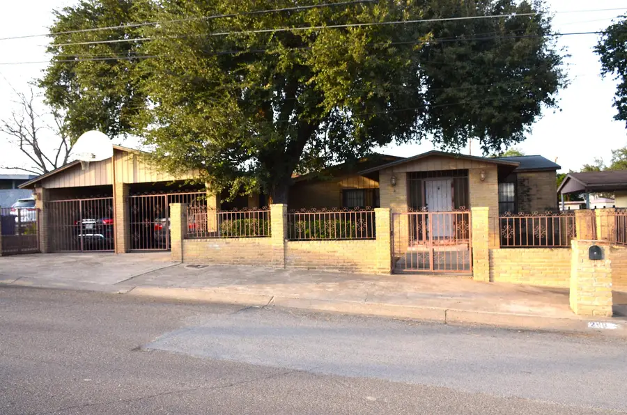 2118 Reynolds St, Laredo, TX 78043-2319 - Image #2