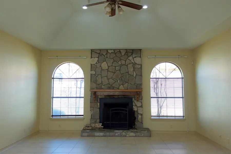 10614 Kirby Dr, Laredo, TX 78045 - Image #2