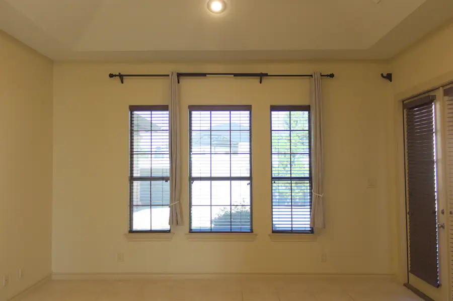 10614 Kirby Dr, Laredo, TX 78045 - Image #3