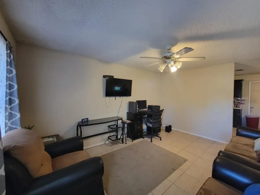 209 Corral Dr, Laredo, TX 78045 - Image #2
