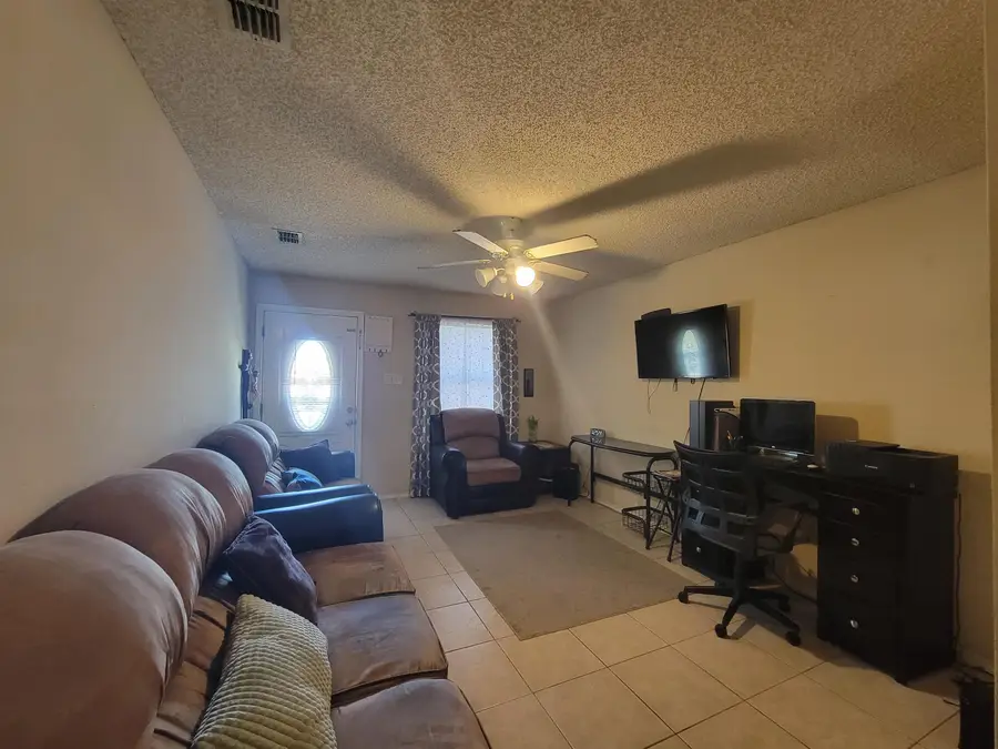 209 Corral Dr, Laredo, TX 78045 - Image #3