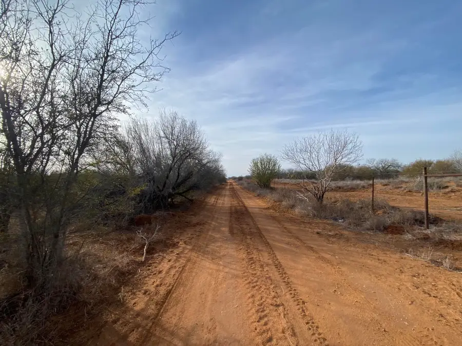 002 Ranch Rd, Encinal, TX 78019 - Image #2