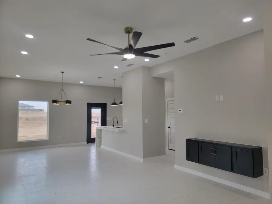 4001 Yoyis St., Laredo, TX 78046 - Image #2
