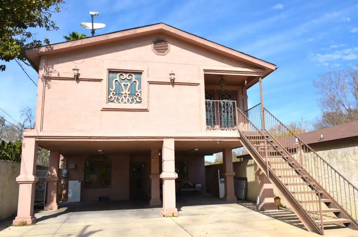 308 E Olive St, Laredo, TX 78041 - Image #1