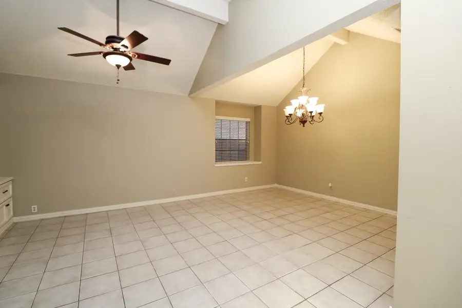 1402 Longhorn Dr, Laredo, TX 78045 - #2