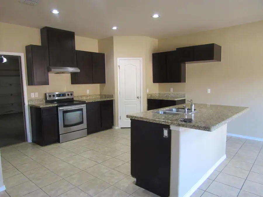 6106 Eusebio Ln, Laredo, TX 78046 - Image #2