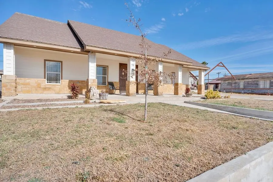 508 Kennedy St, Zapata, TX 78076 - #3