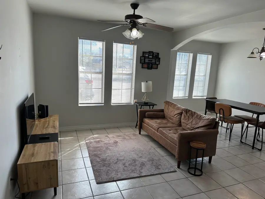 207 Martingale Ln, Laredo, TX 78041 - Image #3