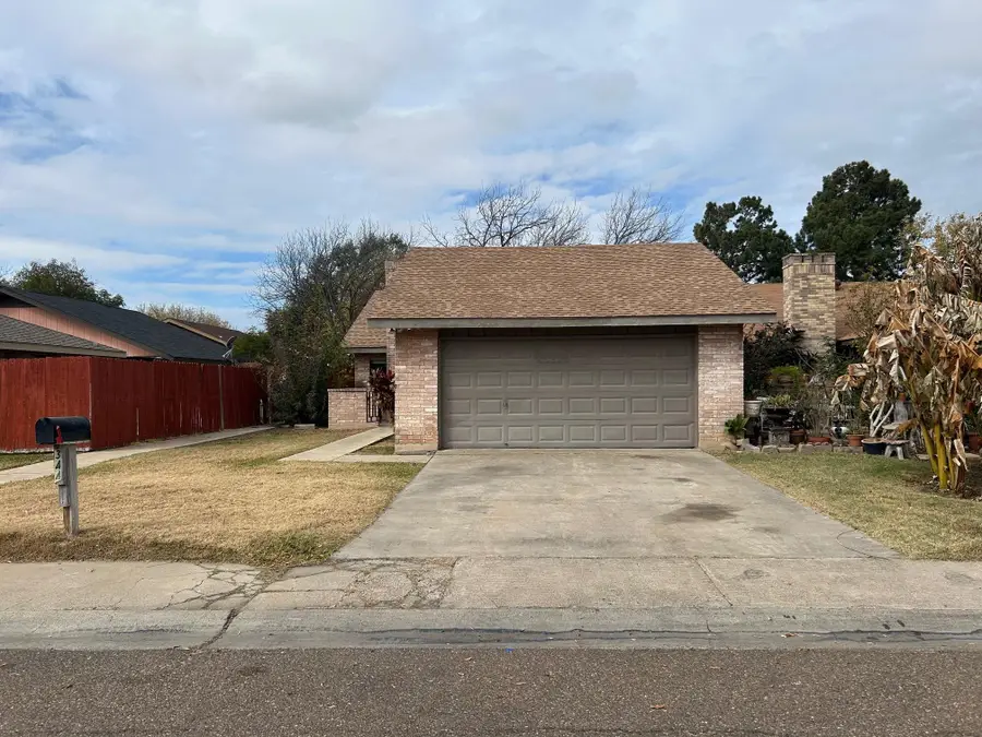 344 Dakota St E, Laredo, TX 78041 - #2