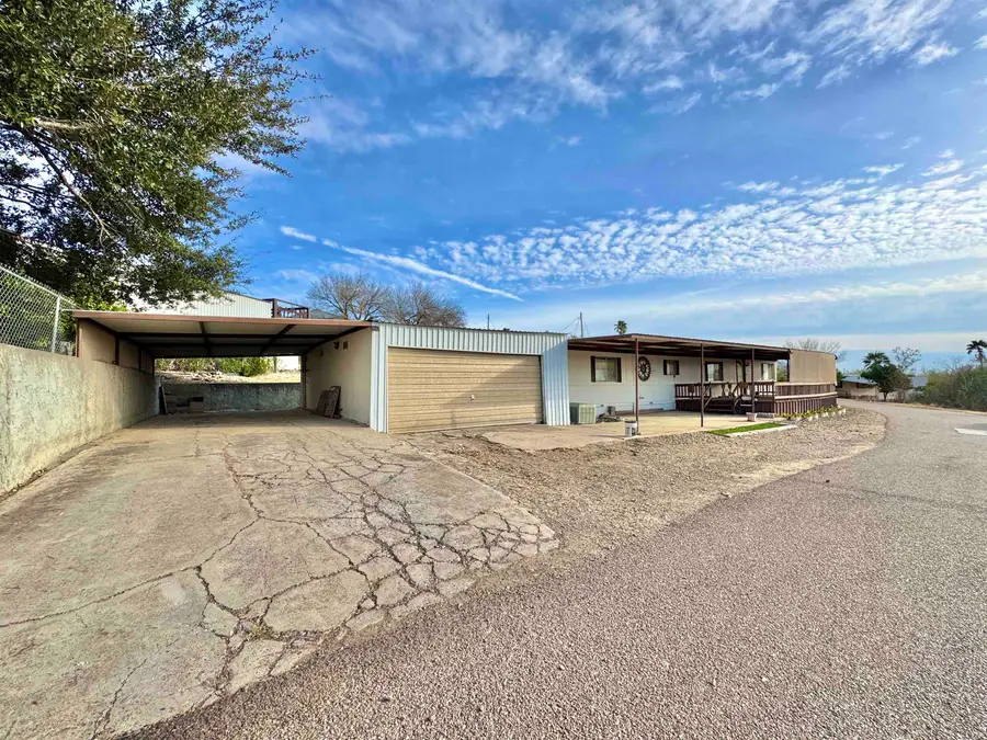 119 Road Runner St, Zapata, TX 78076 - #2