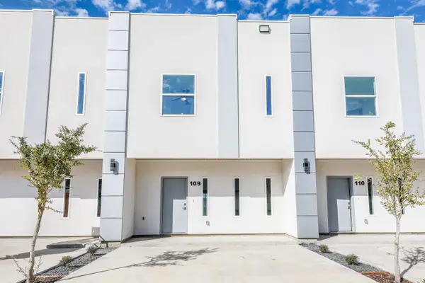 1011 Emerald Valley Dr., Laredo, TX 78043