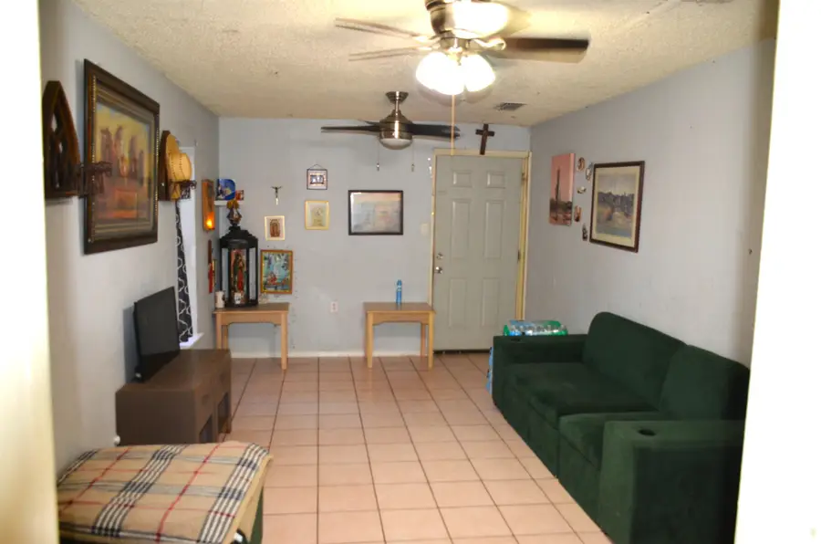 1316 Garden St, Laredo, TX 78040 - #2